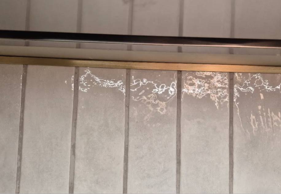 PVL74-05 Угол латунь Антик медь светлая 20х20мм 2.7м