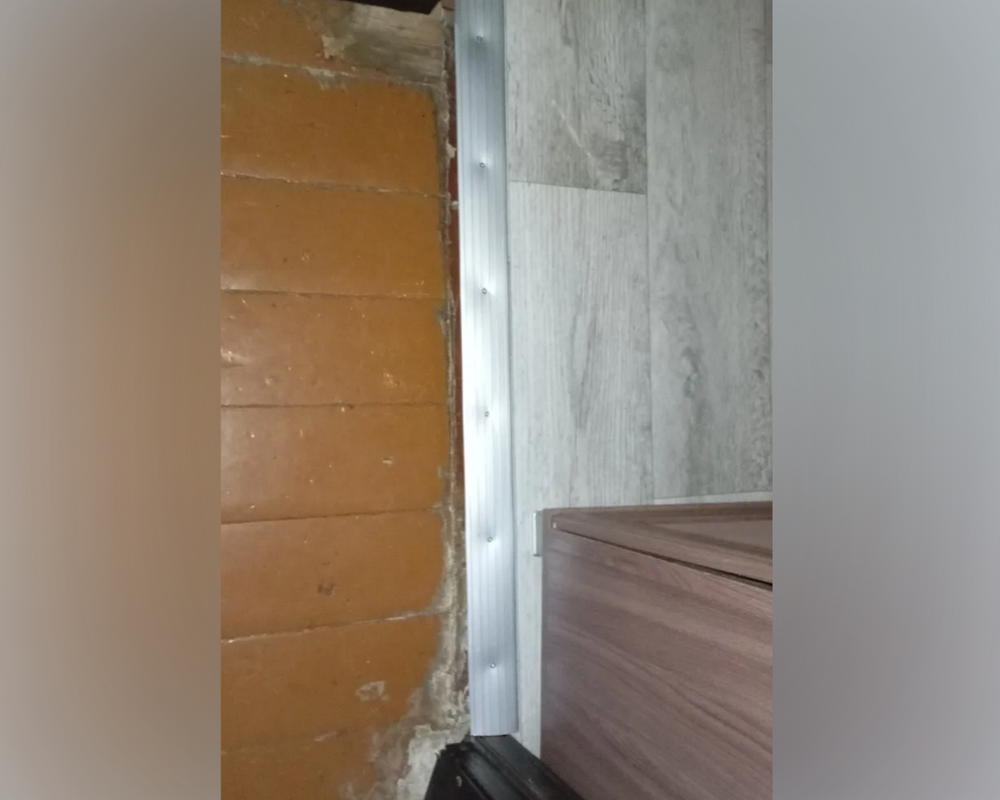 Порог одноуровневый ПС 07-1.2700.201л Серебро