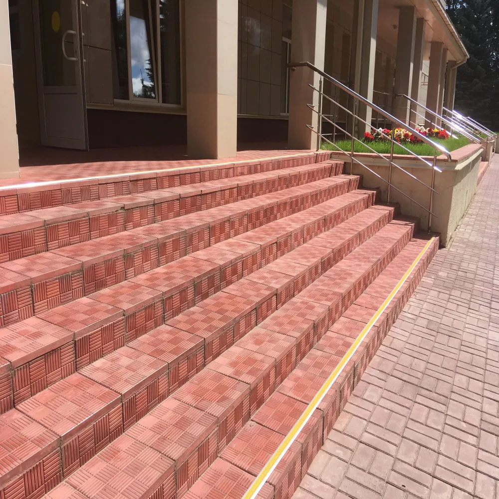 Порог угловой ПУ 10.2500.414 Серый