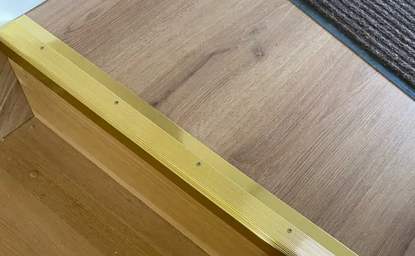 Порог угловой ПУ 04.2700.293 Мербау