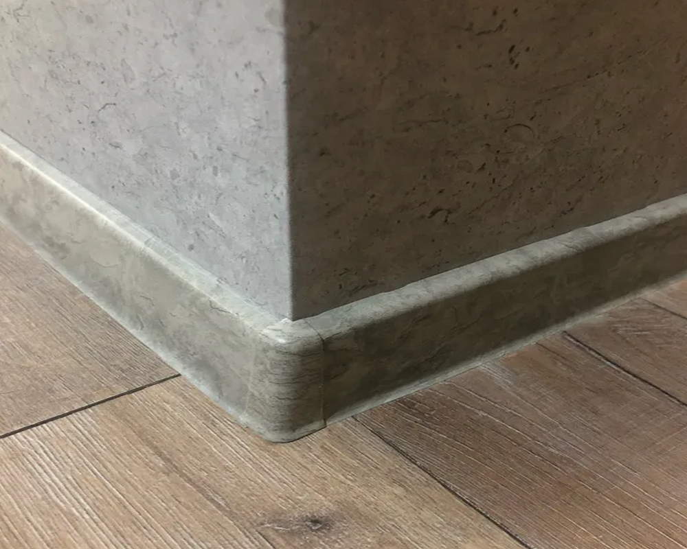 Плинтус ПВХ MAGIC STIСK 77мм 2,2 м MS04 Акация