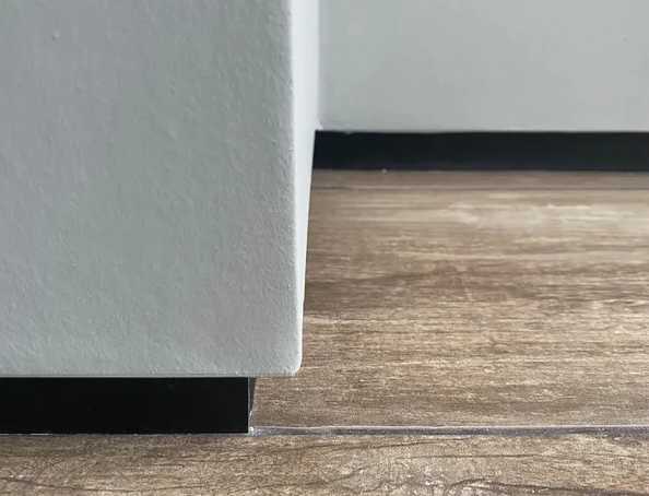 Теневой профиль Decaro Engineering D001А Black 2,0 м