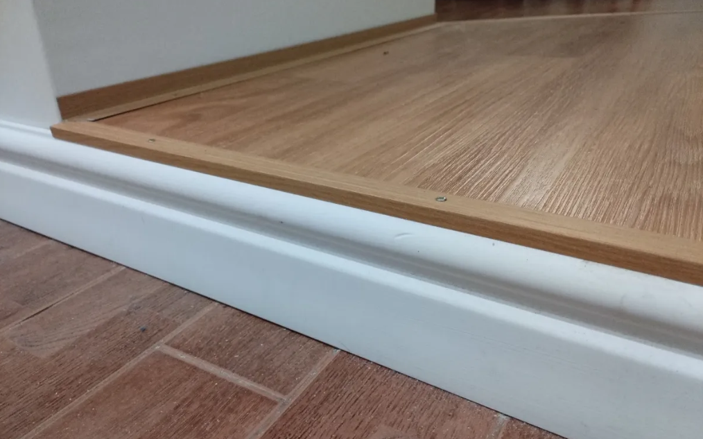 Порог угловой ПУ 01.2700.056 0,9 м Бетон темный