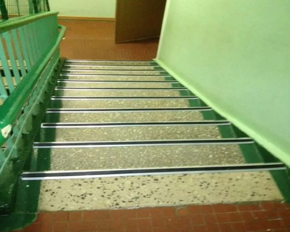 Порог одноуровневый ПС 08.900.001ч Без покрытия