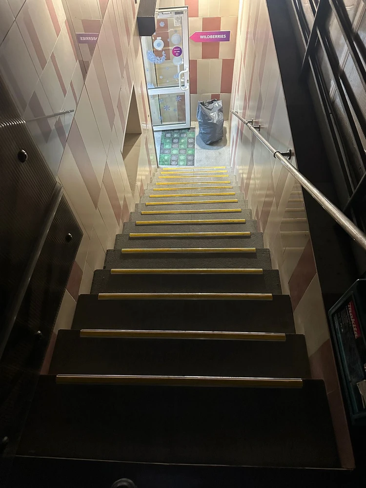 Порог угловой ПУ 70.1800.01л Серебро