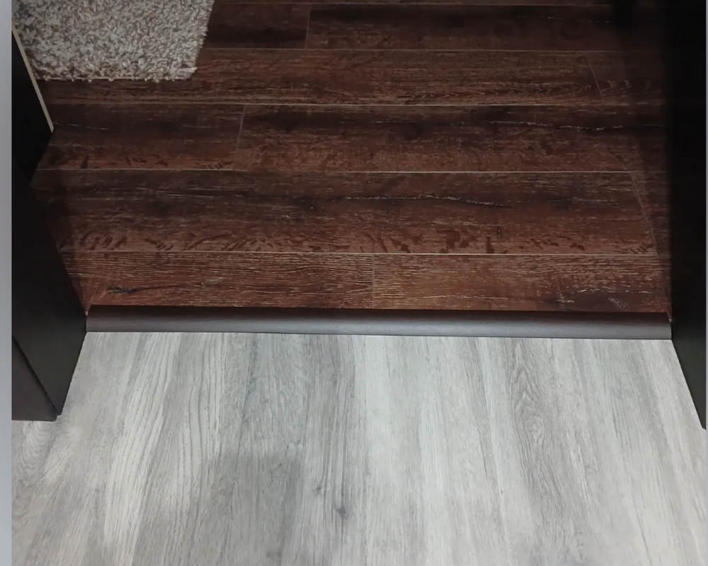 Самоклеящийся порог ЛС 35.1800.4061 Дуб мокко