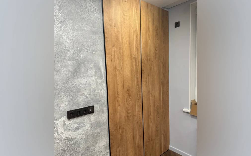 PV83-42 Профиль П-образный Муар Черный 10мм х 2.7м