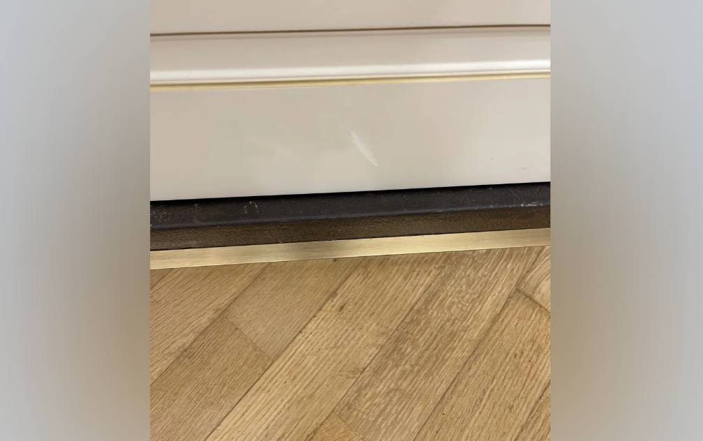 PVL74-04 Угол латунь Антик бронза светлая 20х20мм 2.7м