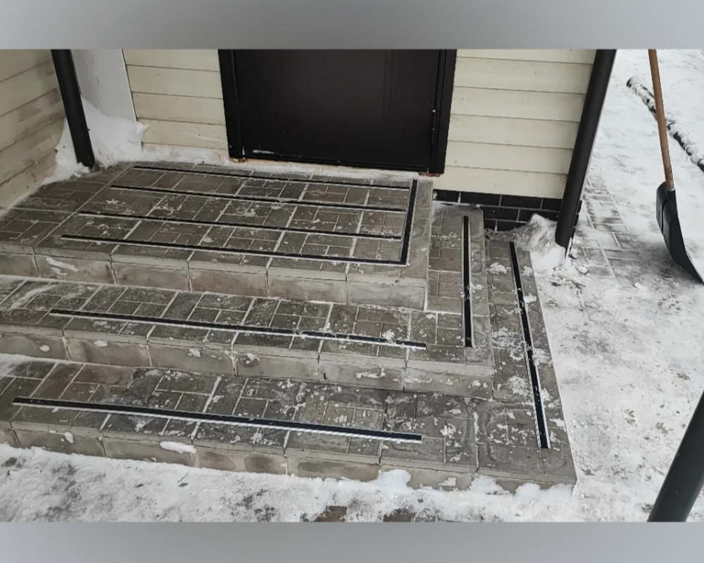 Порог одноуровневый ПС 08.900.01лч Серебро