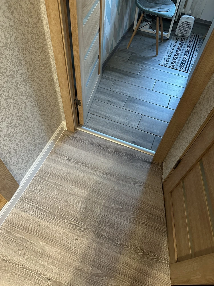 Порог разноуровневый ПР 06.900.052 0,9 м Ель дымчатая