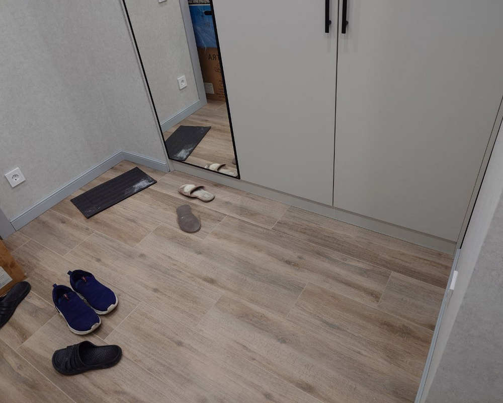 Плинтус из полистирола высокой плотности NMC Wallstyl FO1 Белый