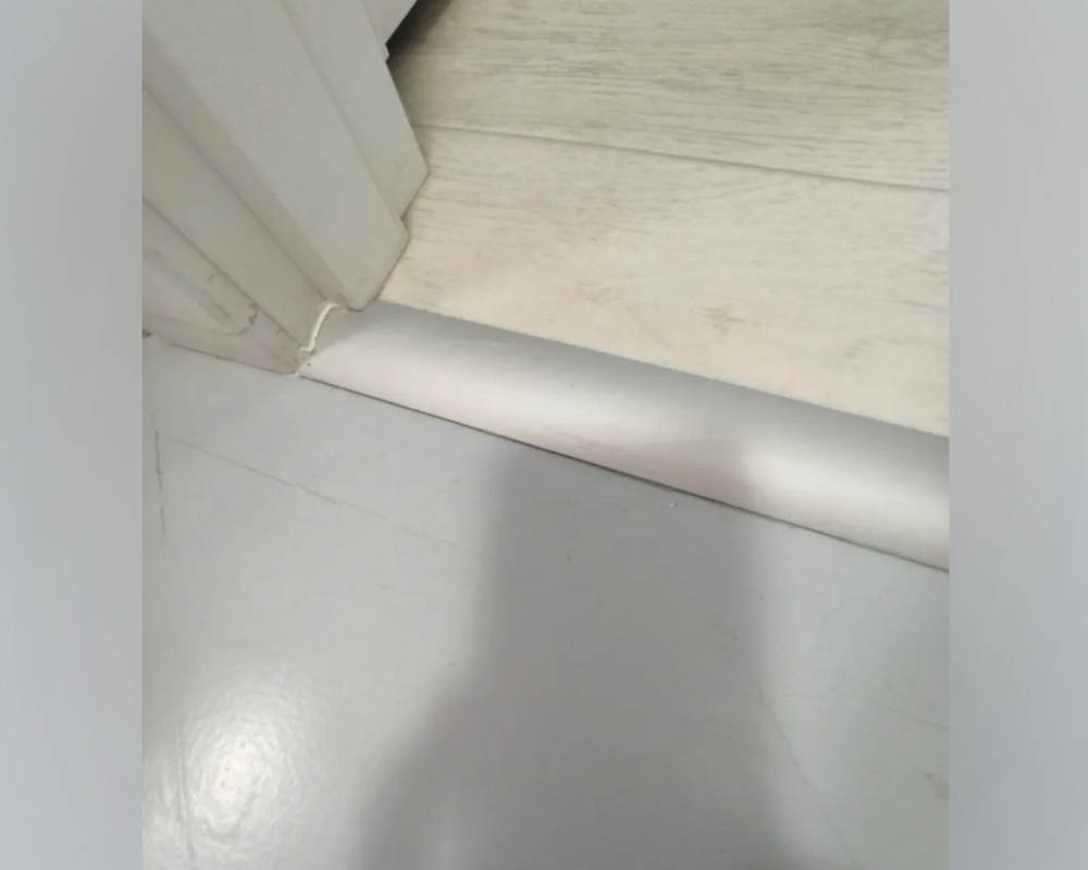 Порог одноуровневый ПС 04-3.1800.01л Серебро