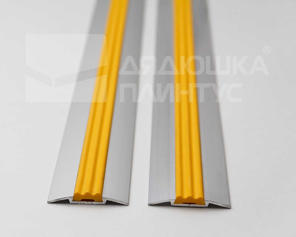 Порог одноуровневый ПС 08.900.01лч Серебро