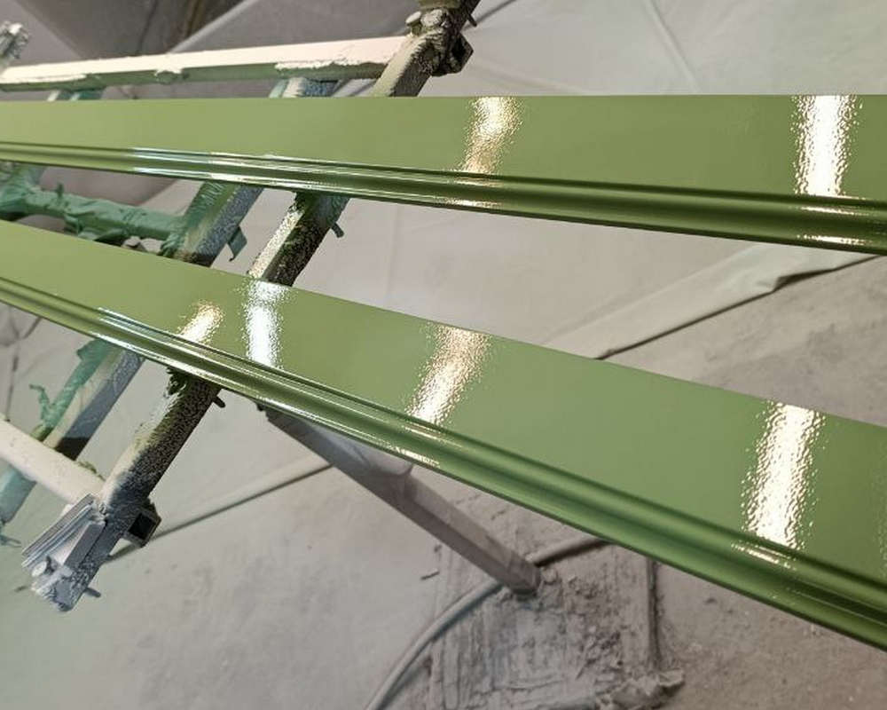 Плинтус СОЛИД 1 UHD 01/80 80*12*2000. Окраска включена в стоимость