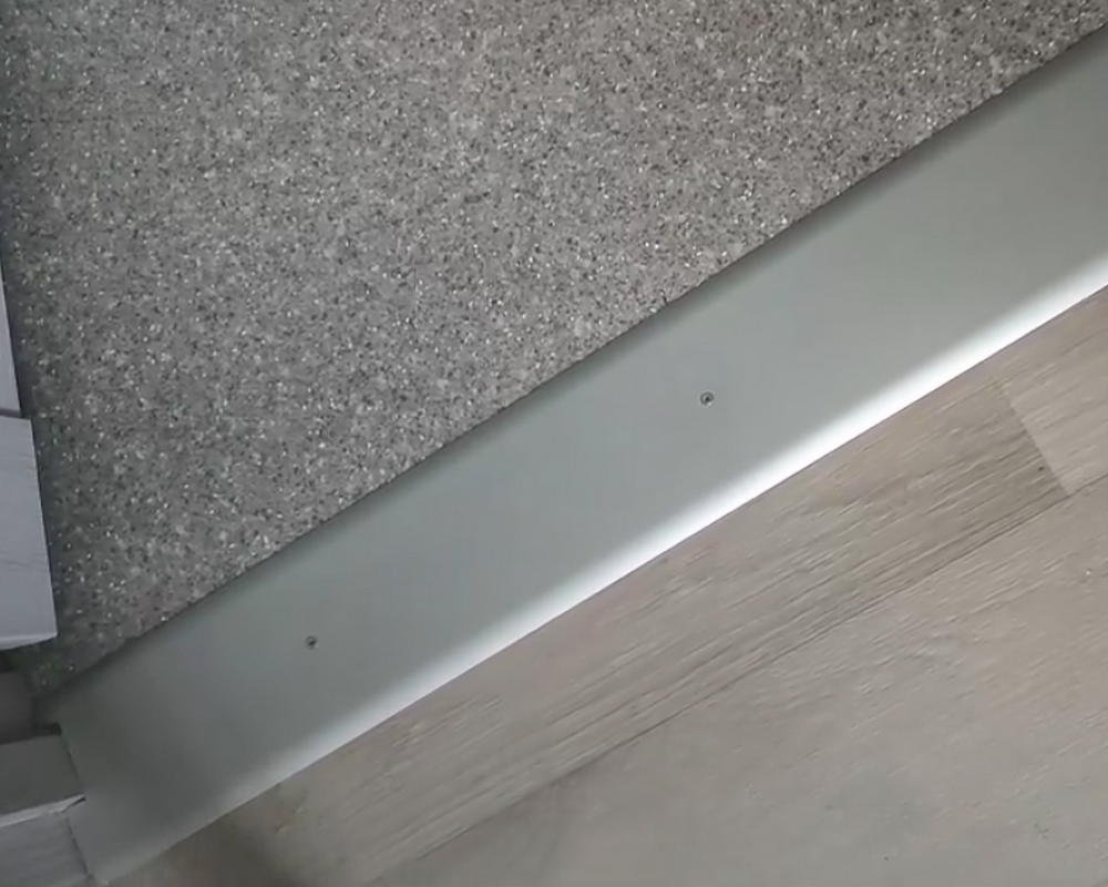 Порог одноуровневый ПС 07-1.2700.201л Серебро