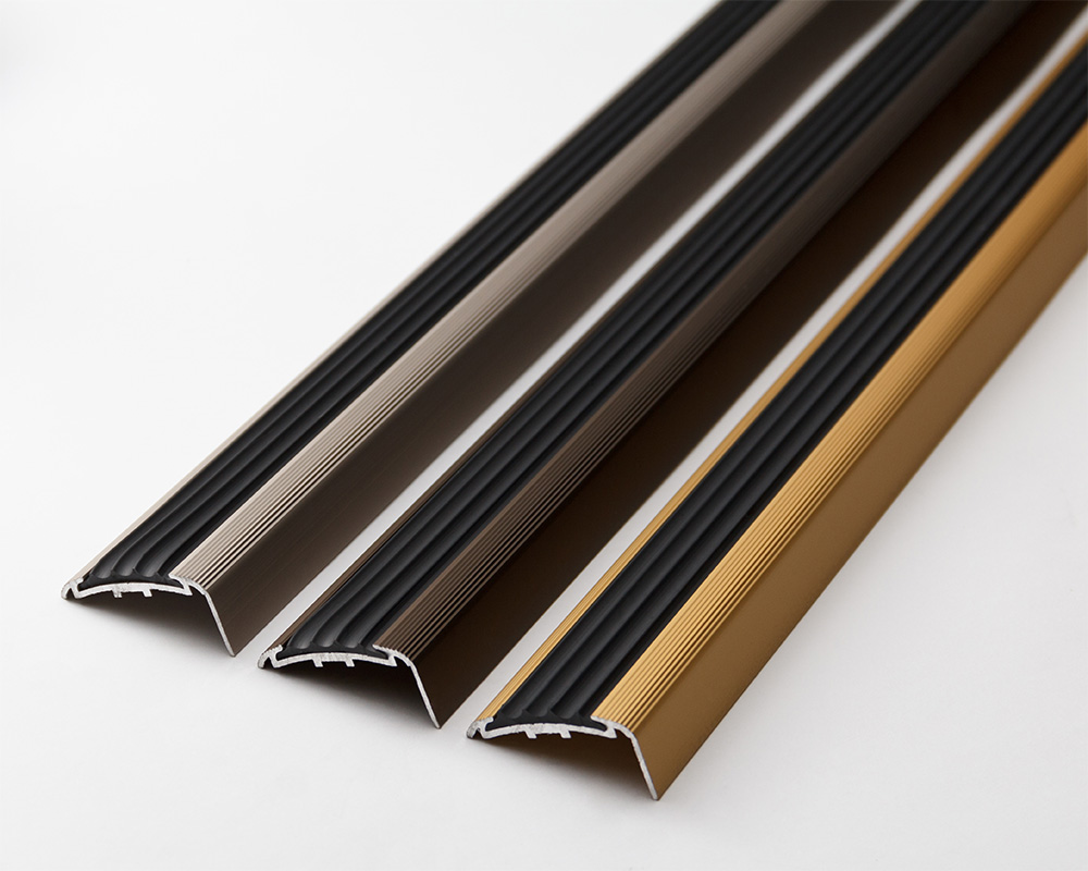 Порог угловой ПУ 71.900.04л Бронза